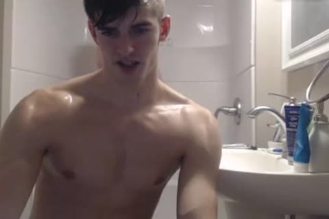 two nasty Bi males Have joy And Have jointly A sweet Shower