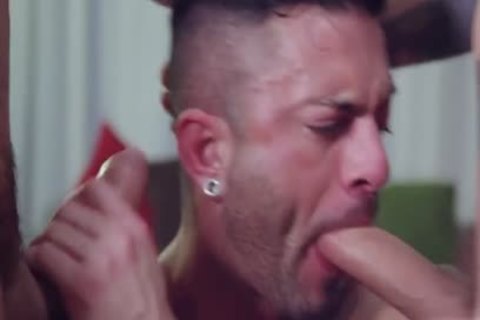 Muscled star lusts threesome