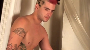 AlternaDudes - Tattooed Achilles smoking in bath